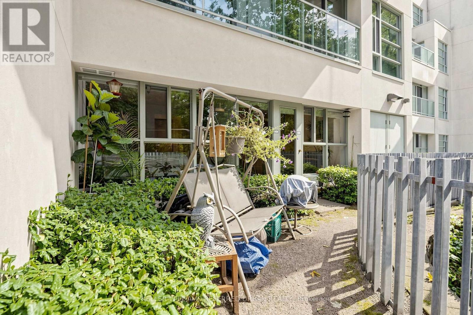 #5 1 WATERGARDEN WAY - Image 15