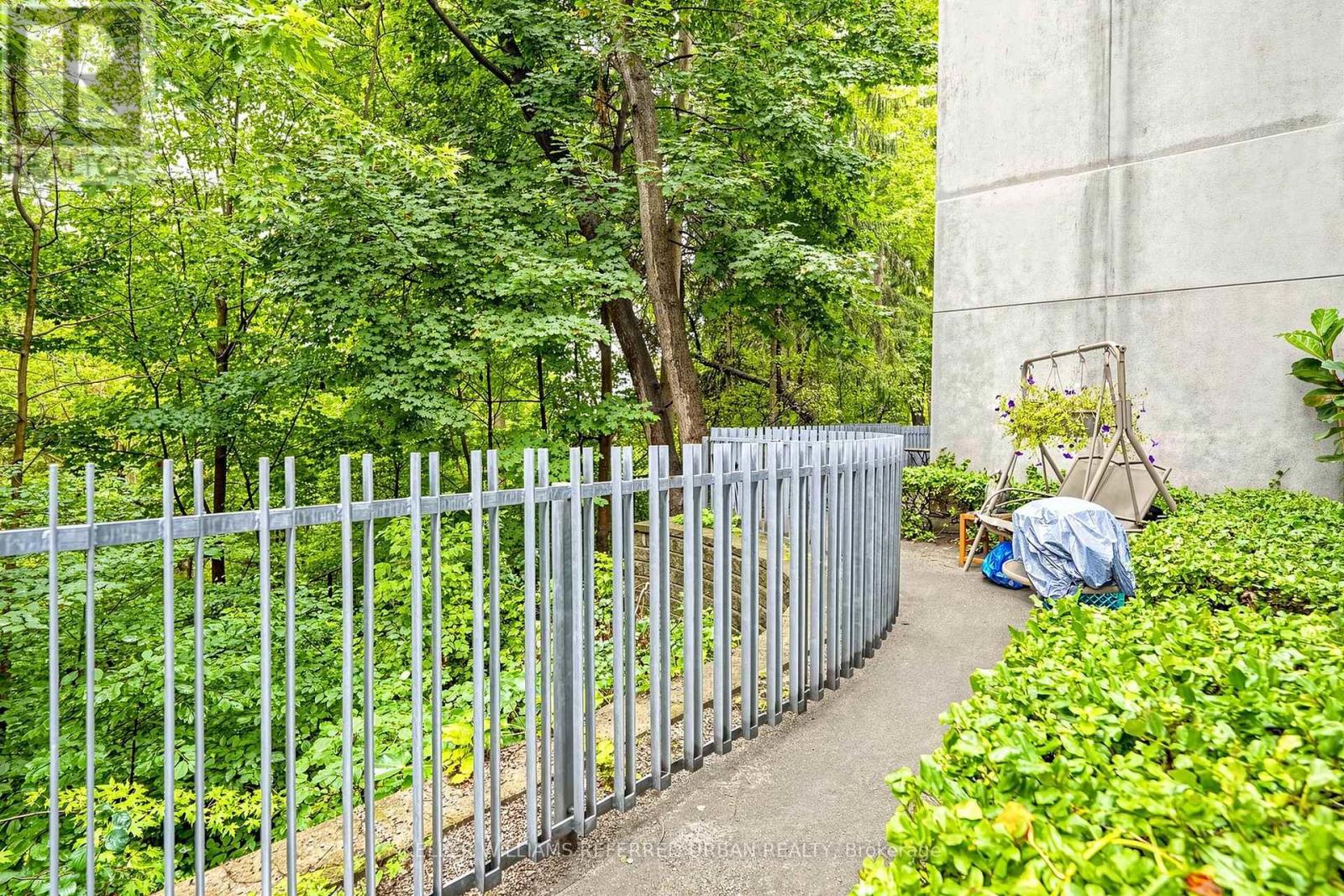 #5 1 WATERGARDEN WAY - Image 17