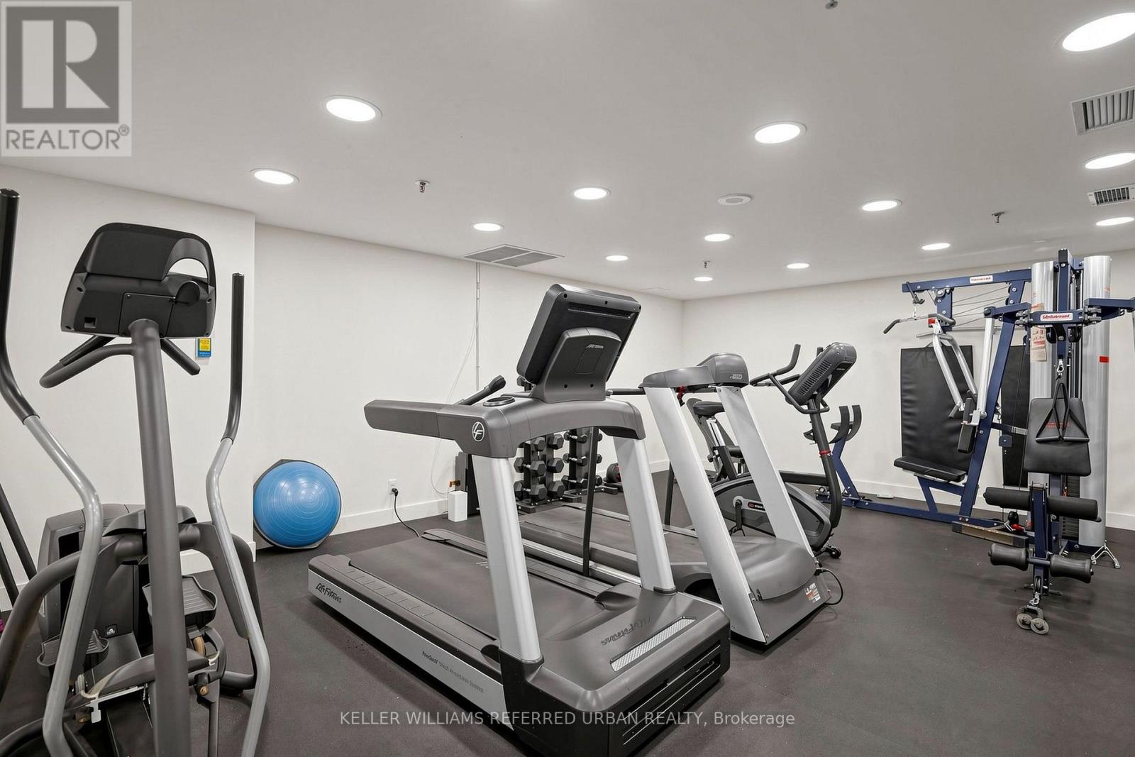 #5 1 WATERGARDEN WAY - Image 18