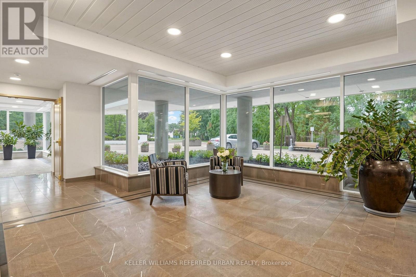 #5 1 WATERGARDEN WAY - 3