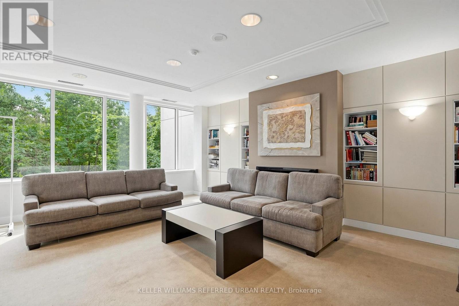#5 1 WATERGARDEN WAY - Image 4