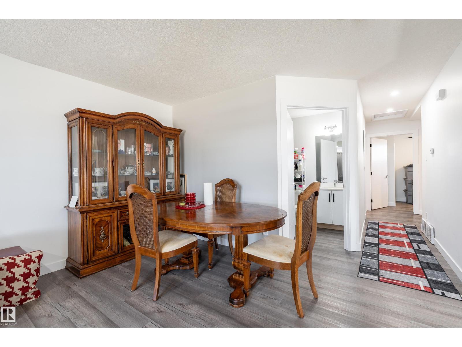 13435 101 ST NW - 5