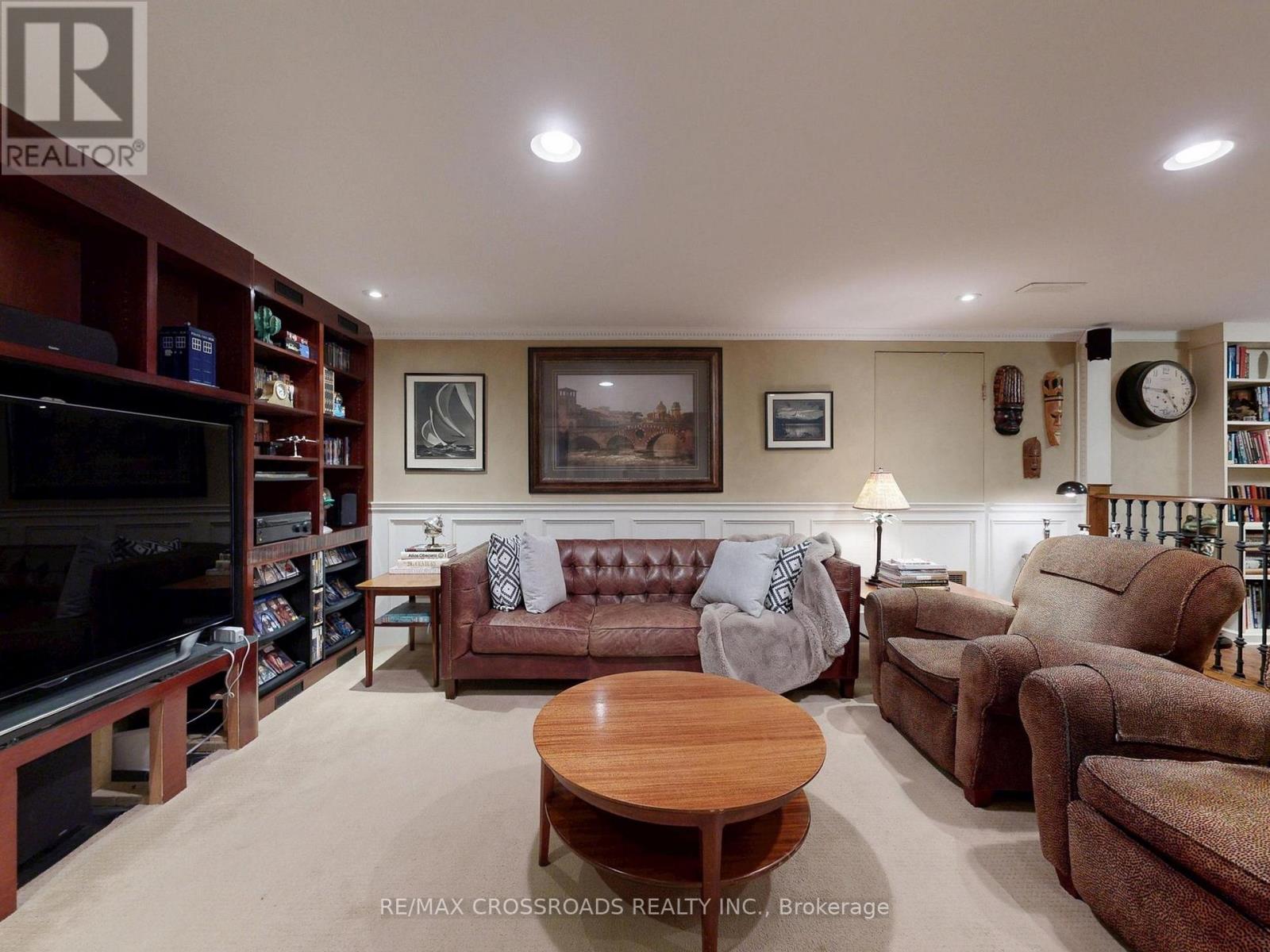 432 PALISER CRESCENT N - 34
