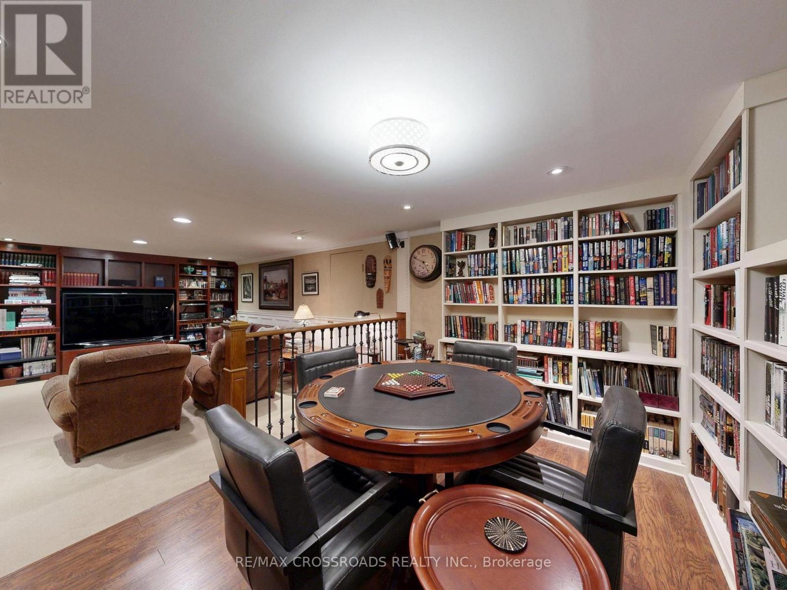 432 PALISER CRESCENT N - Image 36