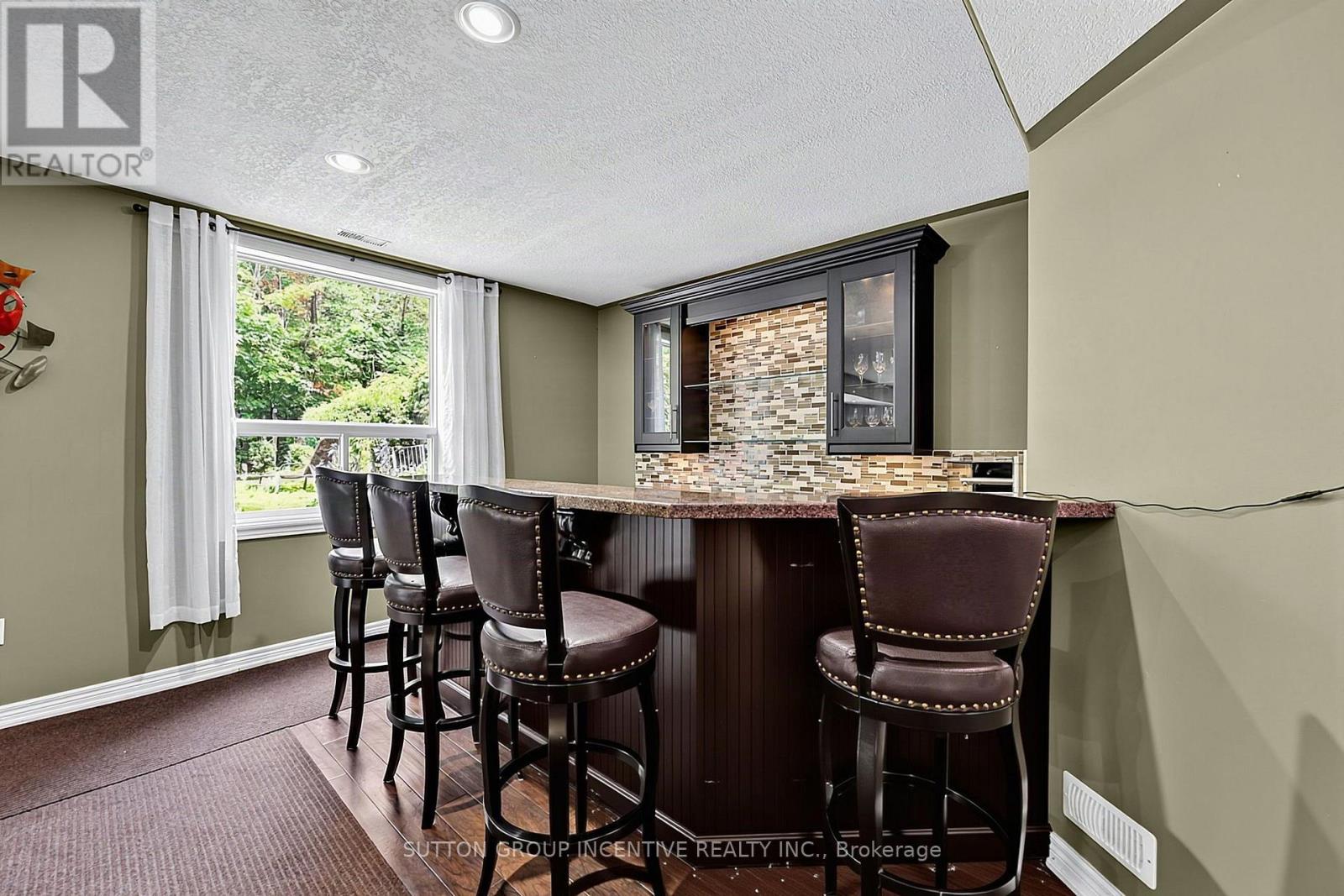 102 CUMMING DRIVE - 42