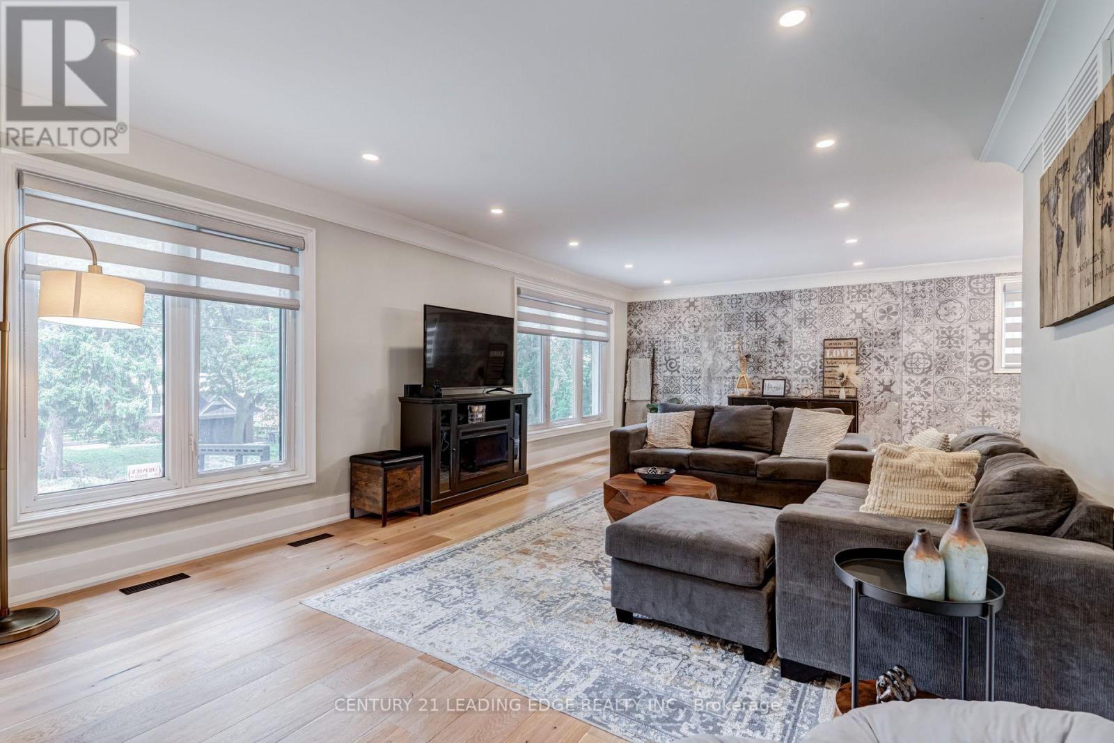 5 MOUNTBATTEN ROAD - 11