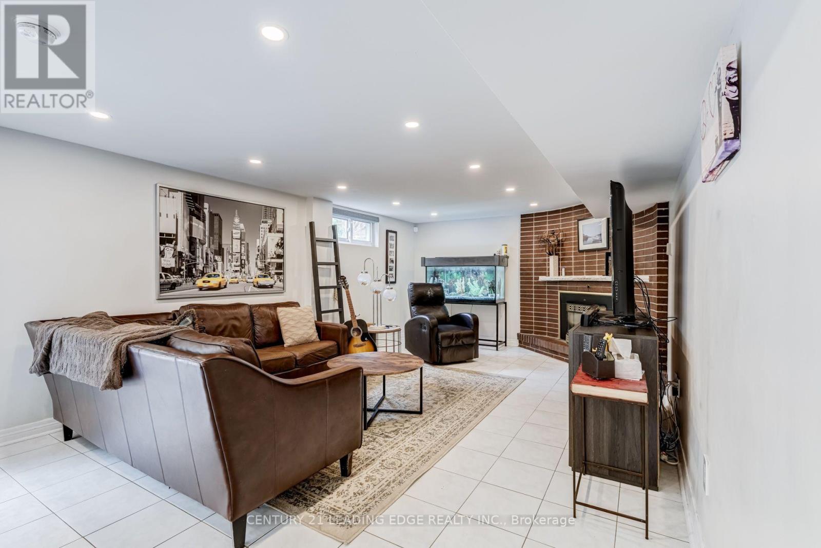 5 MOUNTBATTEN ROAD - 35