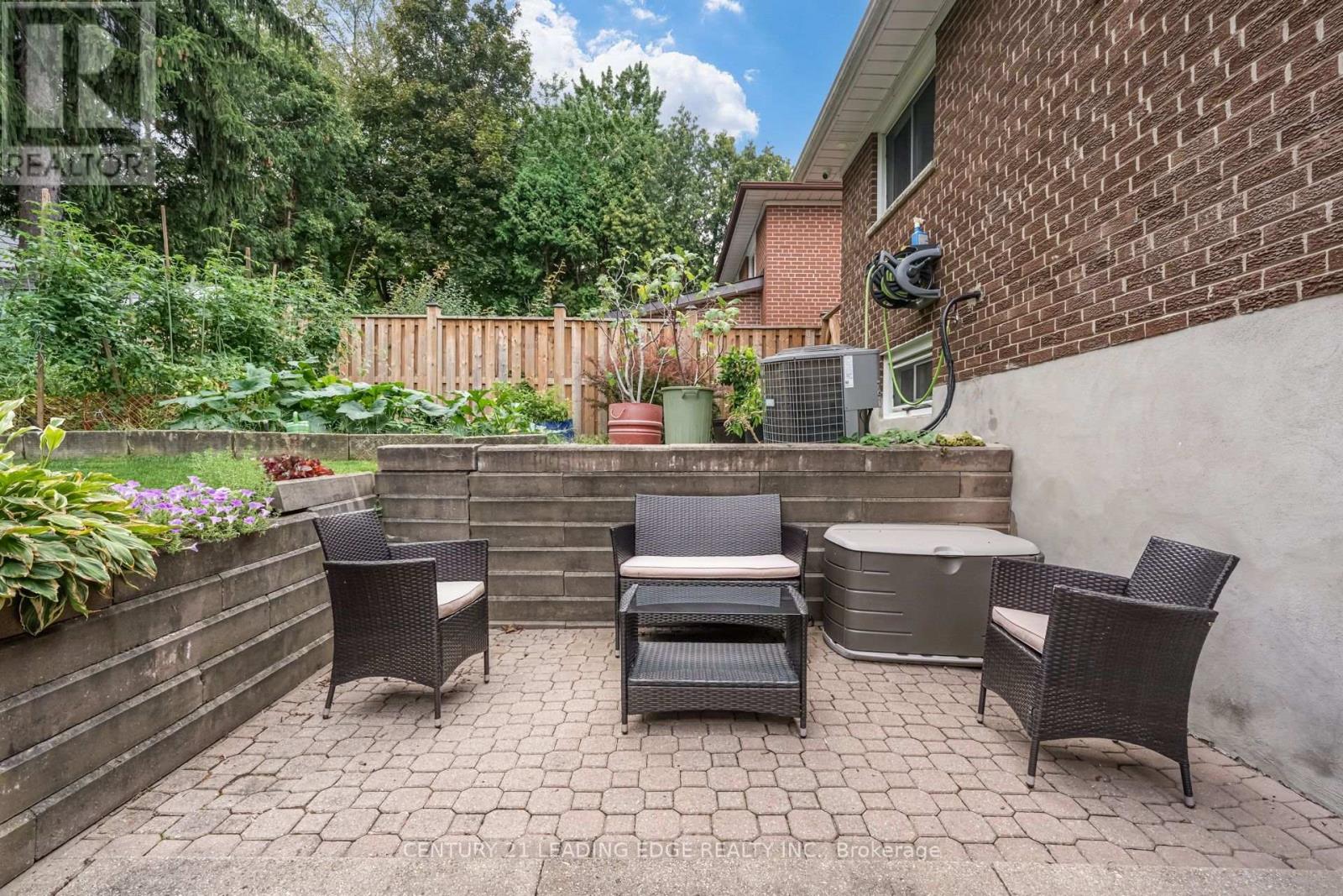 5 MOUNTBATTEN ROAD - 43