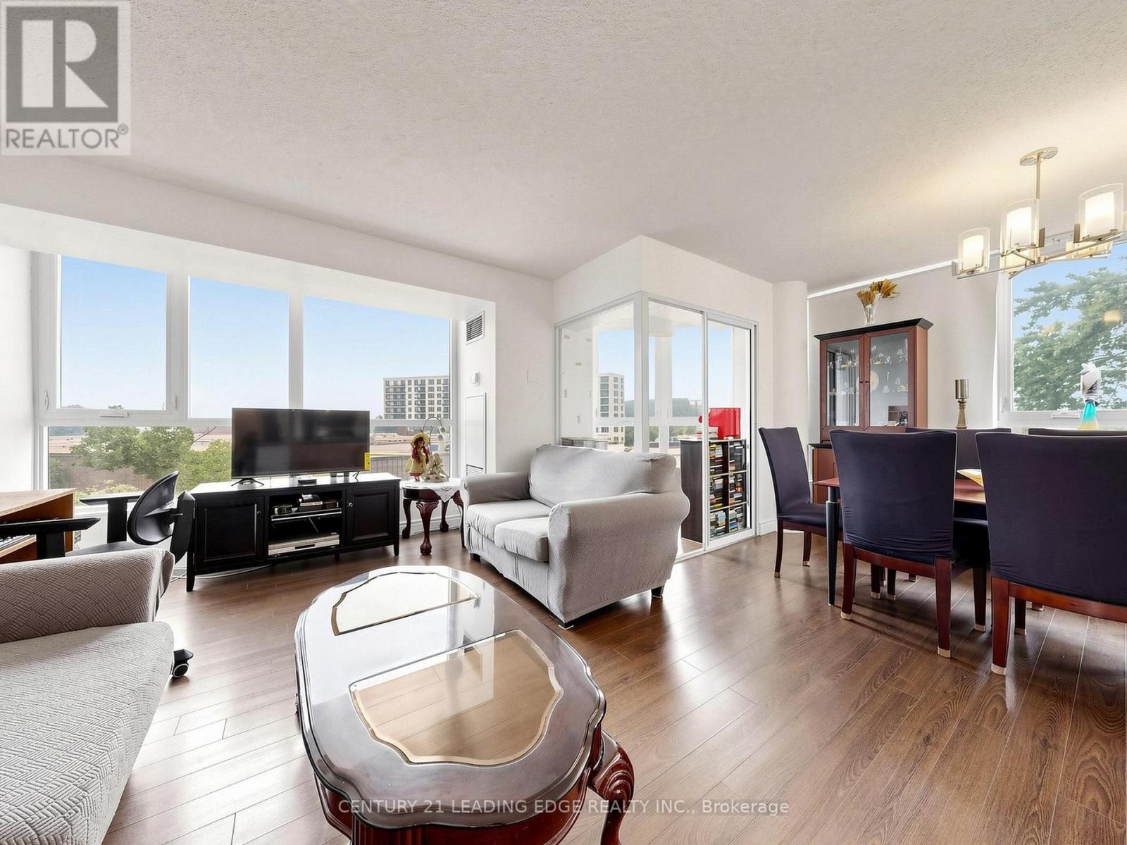 #204 3231 EGLINTON AVENUE E - 16
