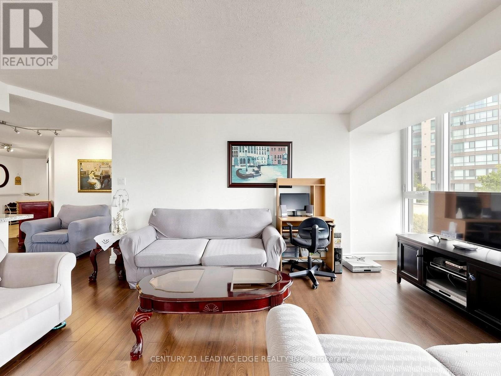 #204 3231 EGLINTON AVENUE E - 14