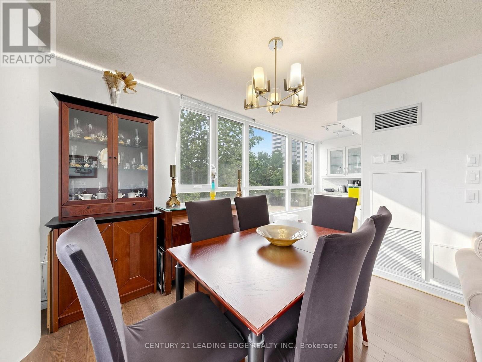 #204 3231 EGLINTON AVENUE E - 20