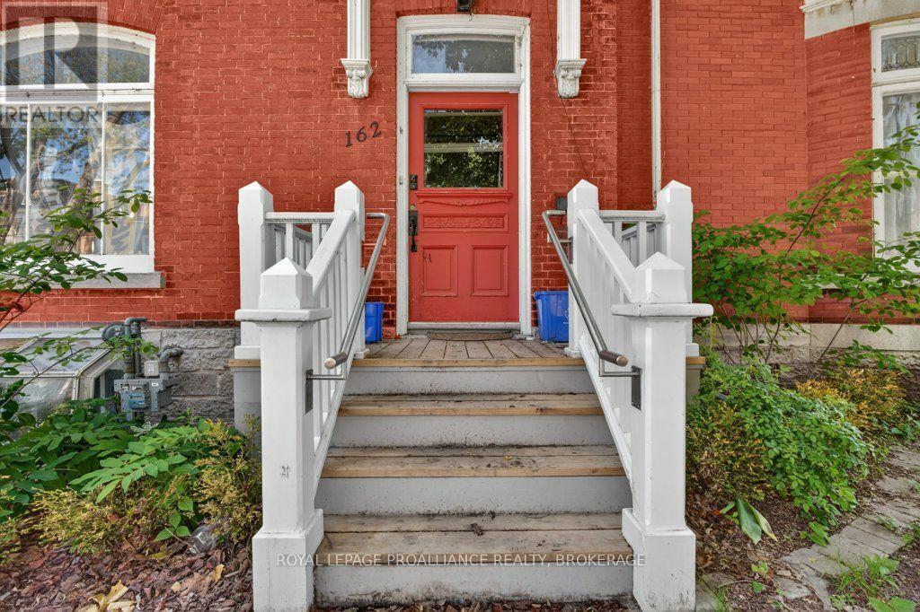 162 Earl Street, Kingston (Central City East), Ontario, K7L2H2, Kingston (Central City East), Ontario — photo 2 of 5