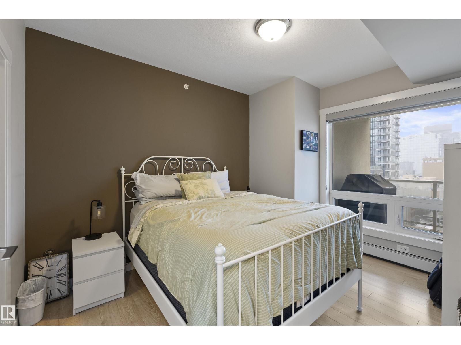 #905 10226 104 ST NW - 22