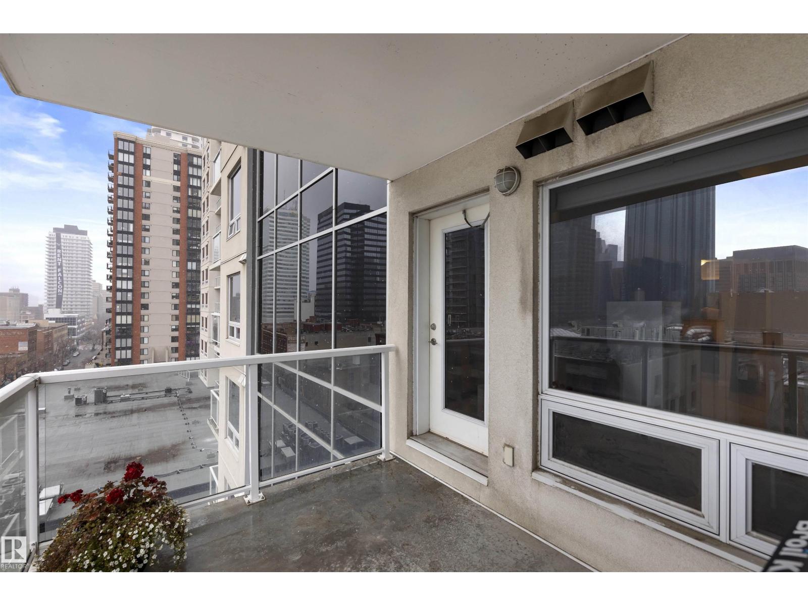 #905 10226 104 ST NW - 28