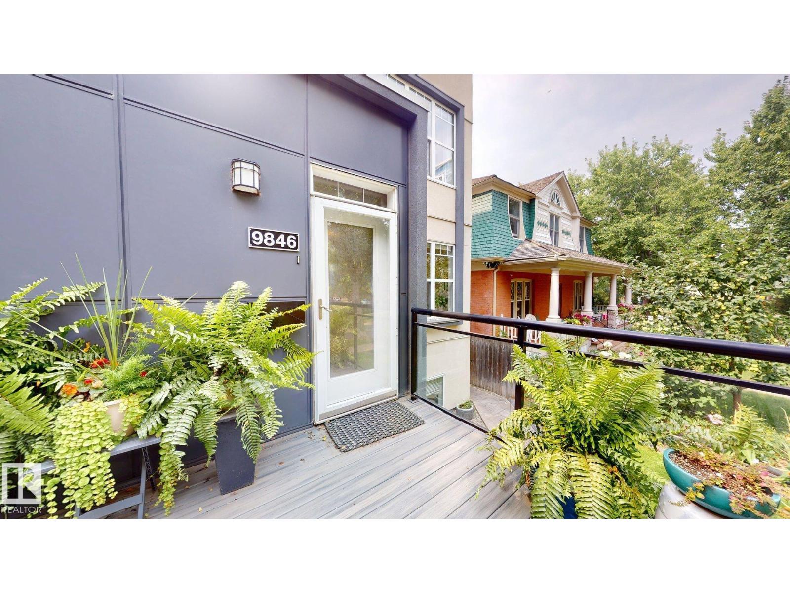 9846 112 ST NW - 33