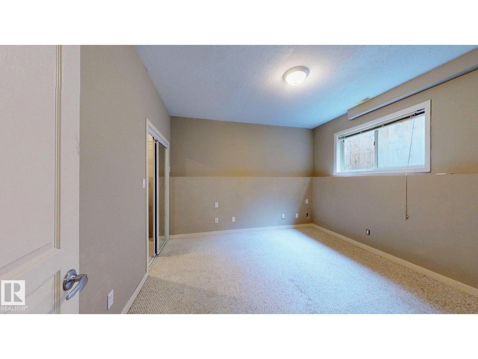9846 112 ST NW - 38
