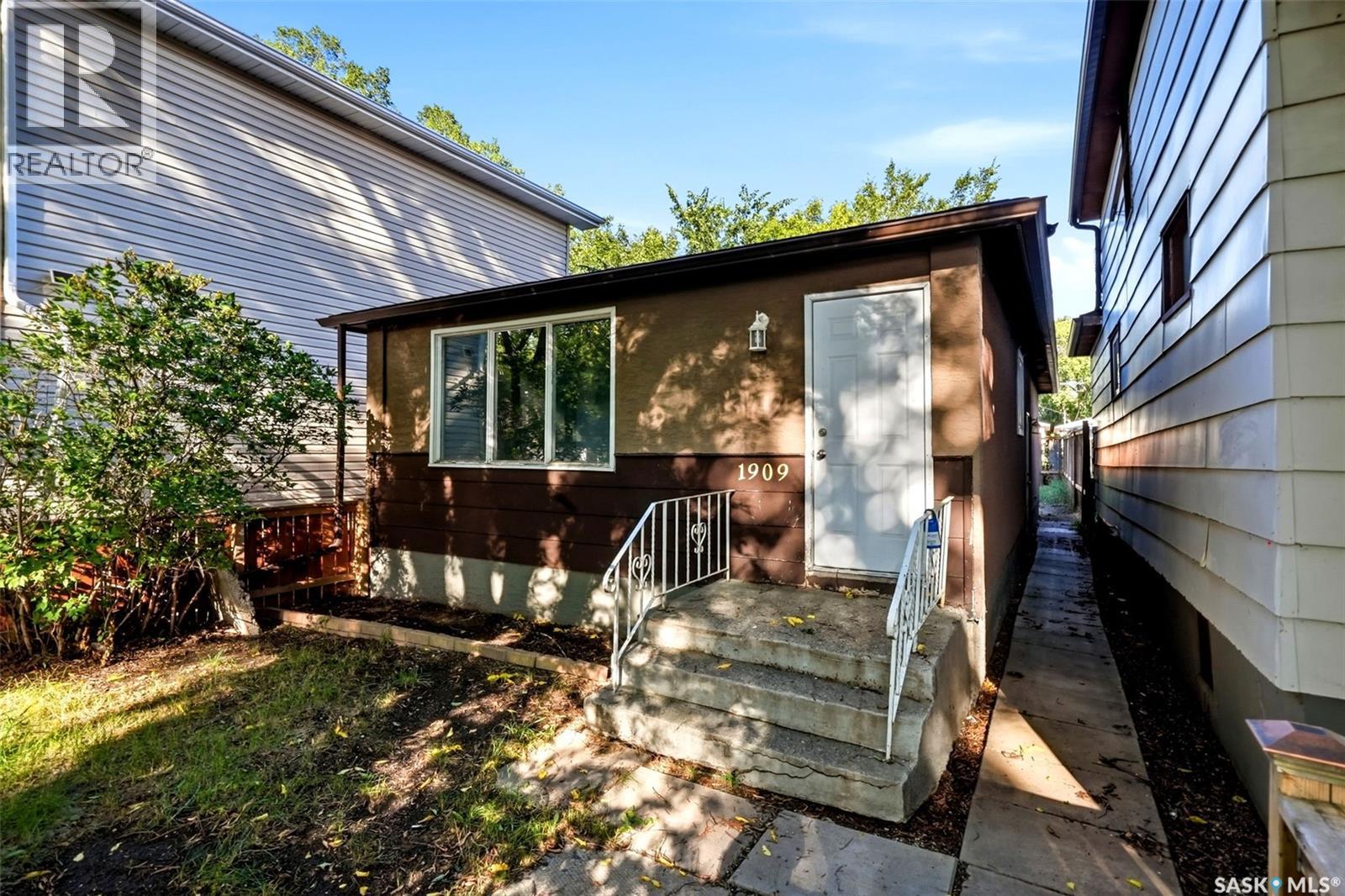 Property for sale at 1909 Montreal STREET
