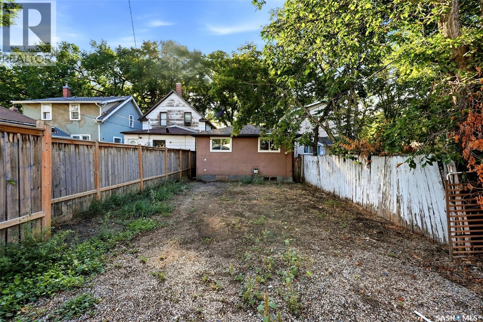 1909 Montreal STREET - 32