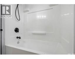 1909 Montreal Street, Regina, SK S4P1L4 Photo 18