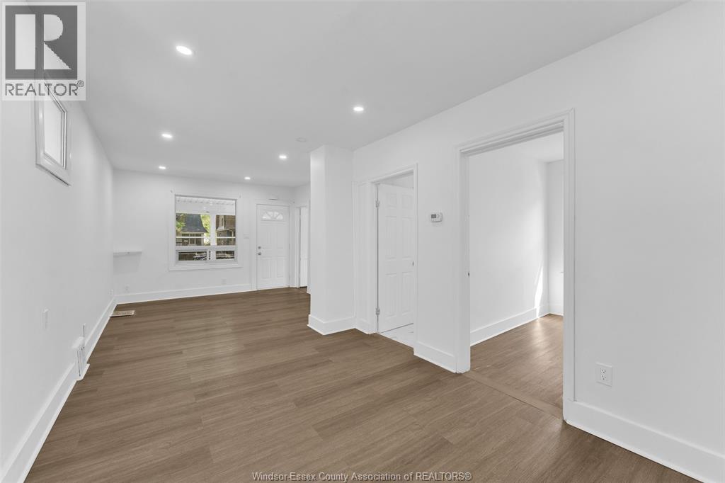 3622 QUEEN, Windsor, Ontario, N9C1N9, Windsor, Ontario — photo 5 of 5