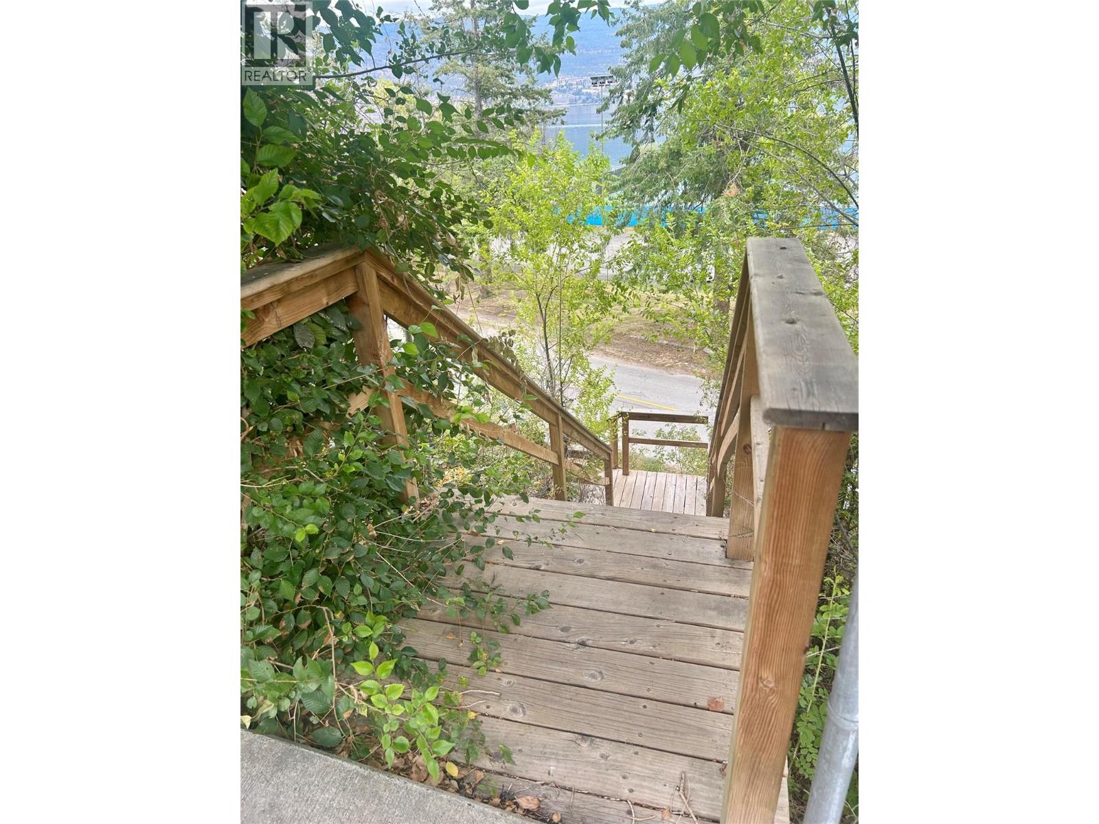 5493 SOLLY Road, Summerland