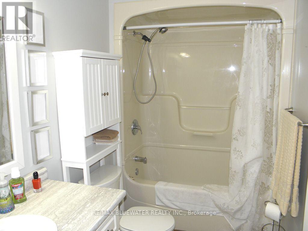 9714 LAKE ROAD - Image 23