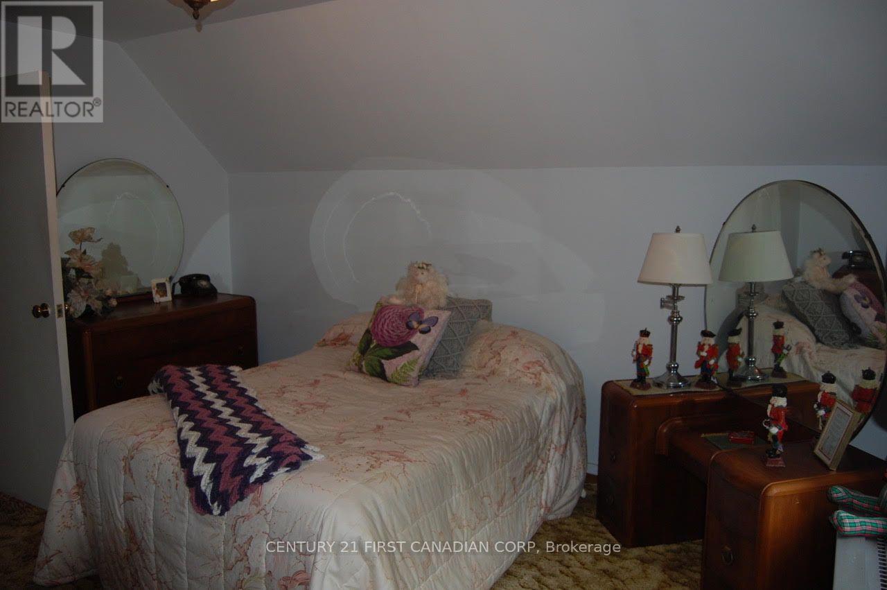 166 FOSTER AVENUE - 12