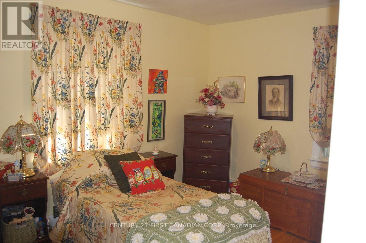 166 FOSTER AVENUE - 17