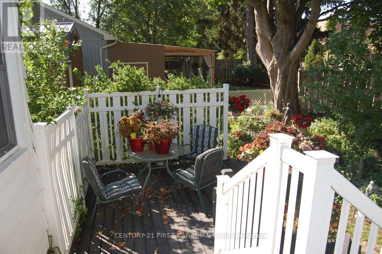 166 FOSTER AVENUE - 27