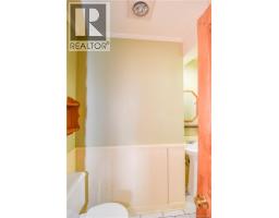 Bath (# pieces 1-6) - 98 Saint-pierre Ouest Boulevard, Caraquet, NB E1W1B6 Photo 17