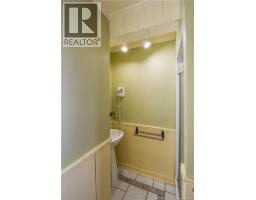 Kitchen - 98 Saint-pierre Ouest Boulevard, Caraquet, NB E1W1B6 Photo 16