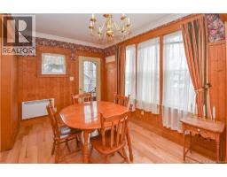 Dining room - 98 Saint-pierre Ouest Boulevard, Caraquet, NB E1W1B6 Photo 14
