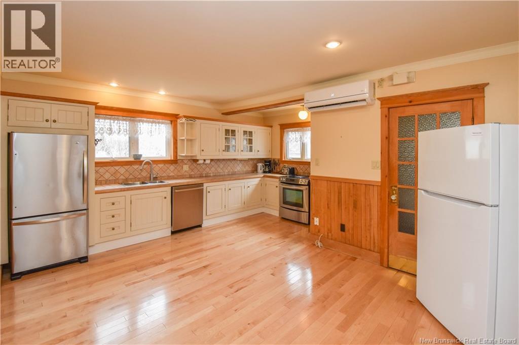 98 Saint-Pierre Ouest Boulevard - Image 36