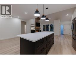 6537 Fayette Rd, Port Alberni, BC V9Y8K3 Photo 17