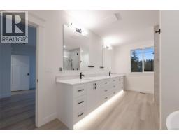 6537 Fayette Rd, Port Alberni, BC V9Y8K3 Photo 33