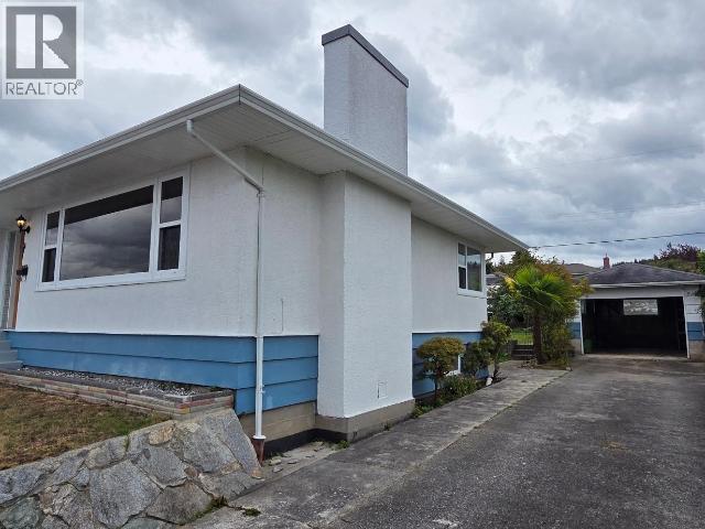 4038 WHALEN AVE, Powell River, British Columbia, V8A2T7, Powell River, British Columbia — photo 3 of 5