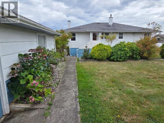 4038 WHALEN AVE, Powell River