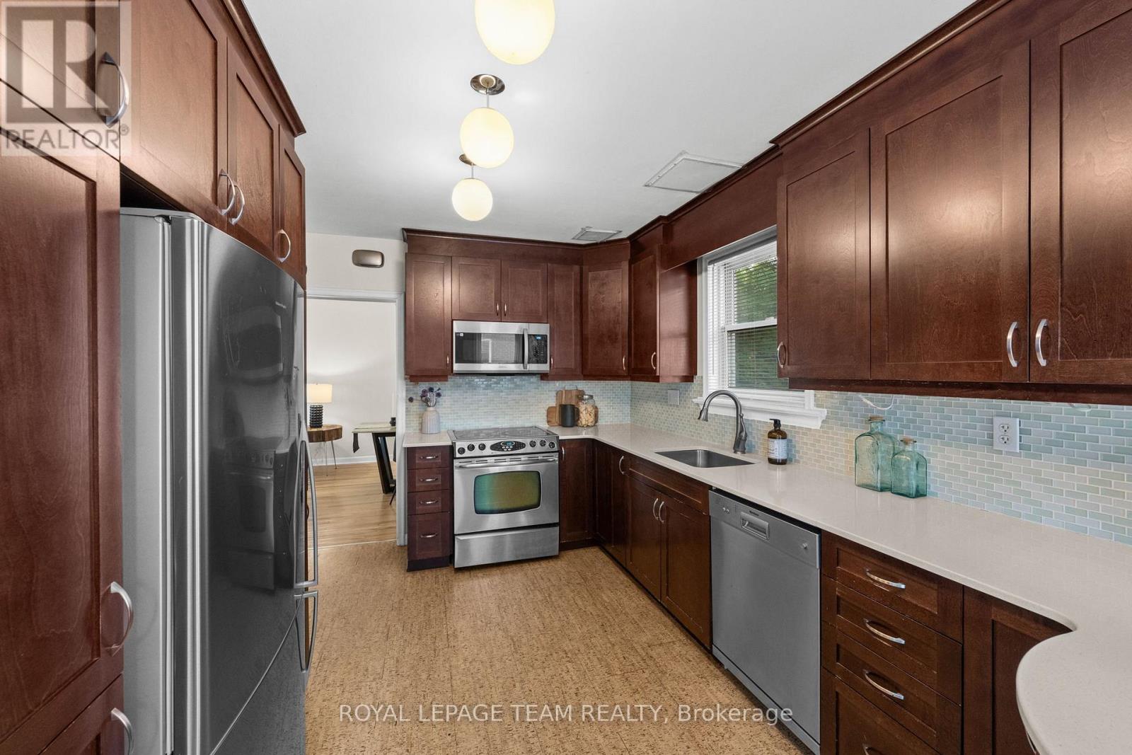 3 Bed, 1 Bath House for Sale in Ottawa – 873 SMYTH ROAD, Ottawa – MLS# X13741148 - Image 17