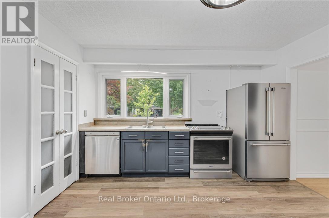 374 SPRUCE STREET - 17