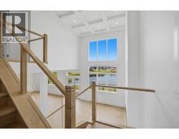 760 Savanna Crescent NE - photo 30