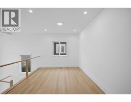 760 Savanna Crescent NE - photo 32