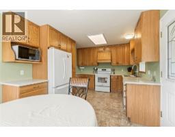 Kitchen - 2344 Pleasant Dale Road, Blind Bay, BC V0E1H2 Photo 17