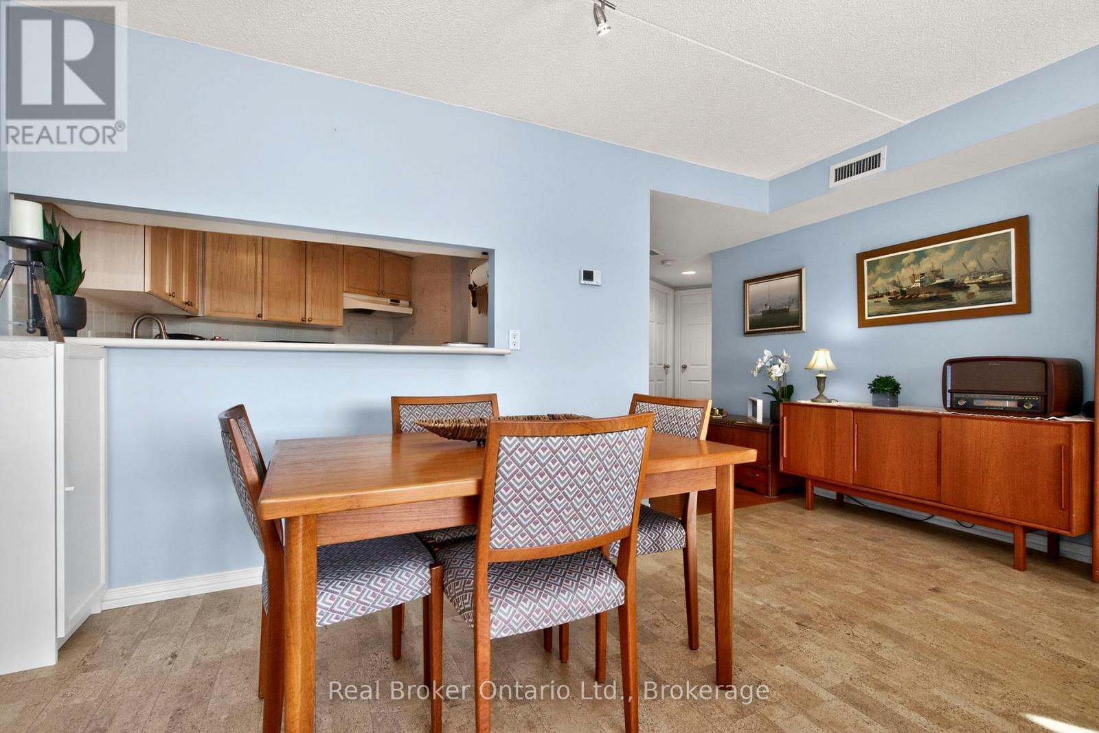 #402 11 BECK BOULEVARD - Image 10