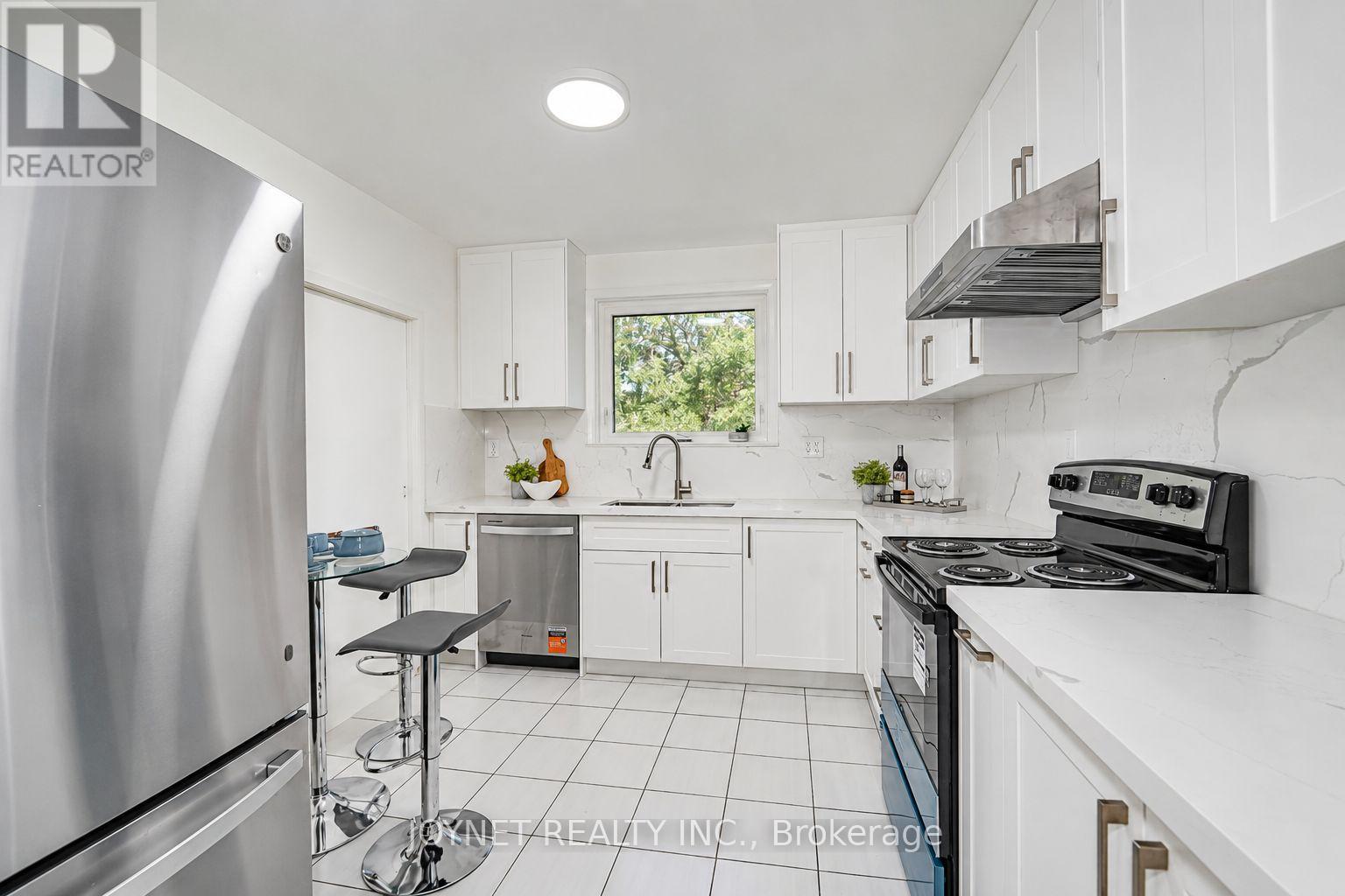 42 BRUCEDALE CRESCENT - 20