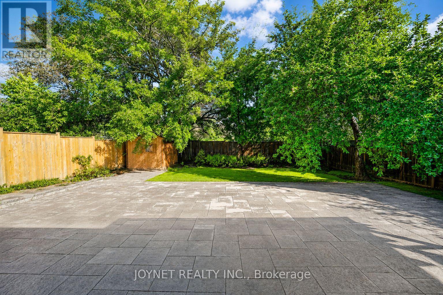 42 BRUCEDALE CRESCENT - 34