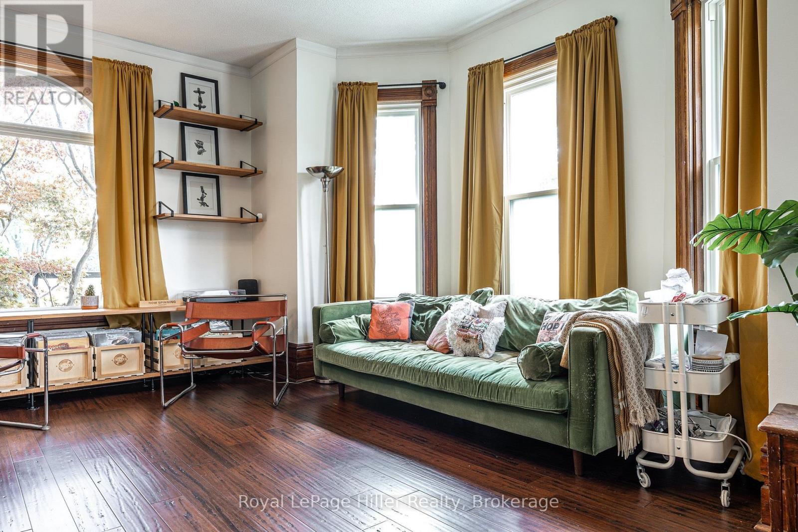 125 HOPE STREET E - Image 14