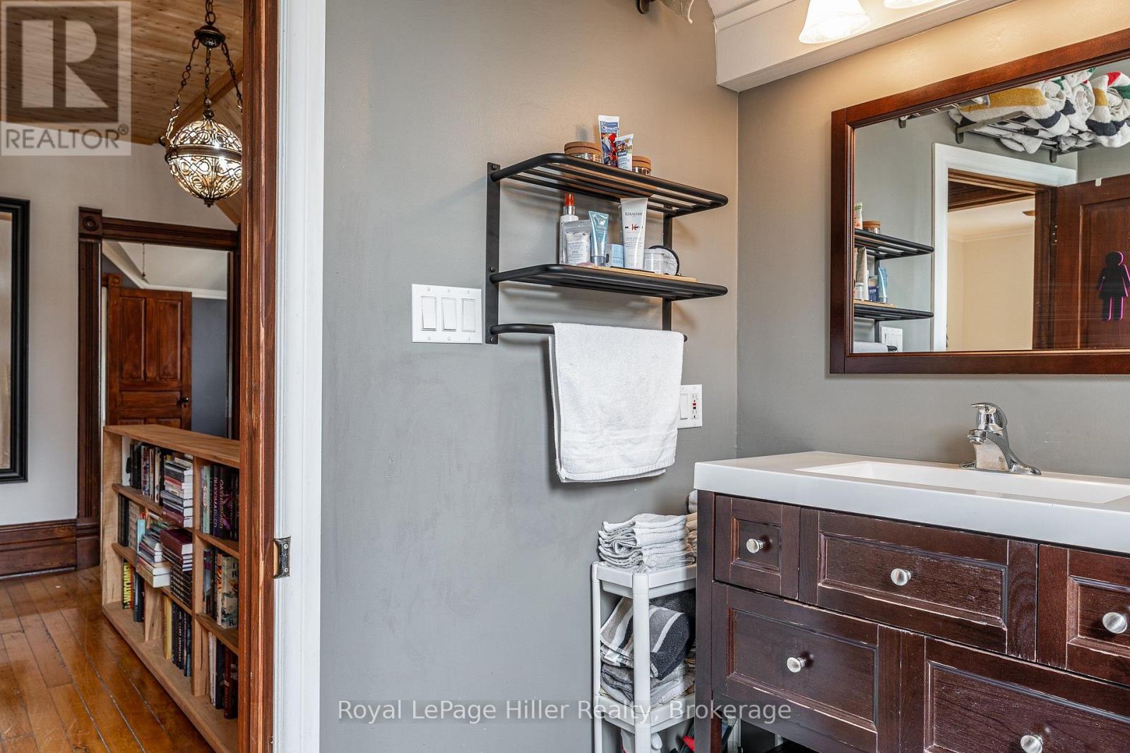 125 HOPE STREET E - Image 35