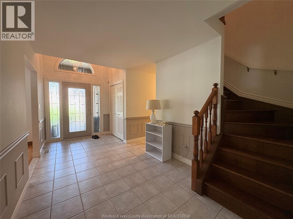 5871 BAGLEY Avenue, LaSalle, Ontario, N9H2K6, LaSalle, Ontario — photo 4 of 5