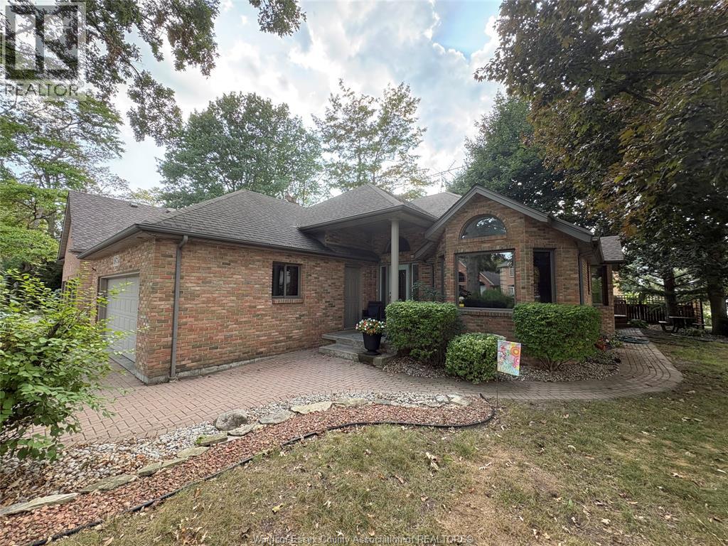 5871 BAGLEY Avenue, LaSalle, Ontario, N9H2K6, LaSalle, Ontario — photo 2 of 5
