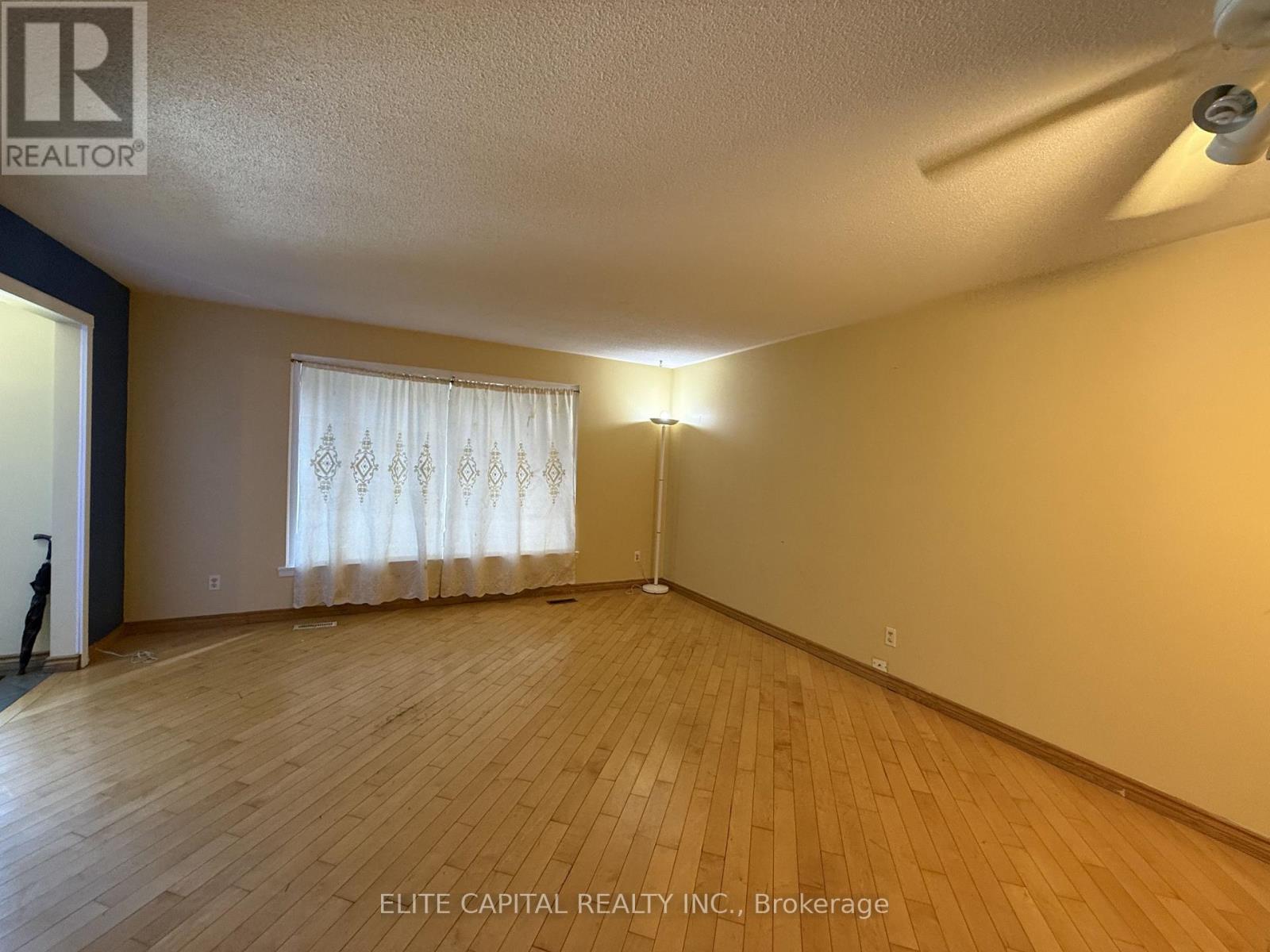 332 Burrows Hall Boulevard, Toronto (Malvern), Ontario, M1B1H7, Toronto (Malvern), Ontario — photo 2 of 5